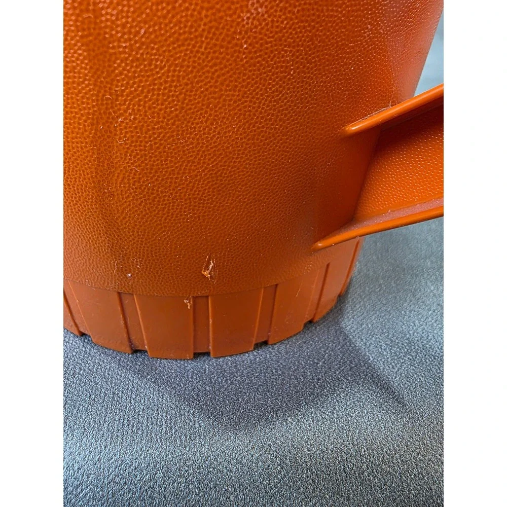 Vintage Tupperware Orange 2 Quart Pitcher 800-12 Push Button Lid Retro Rust